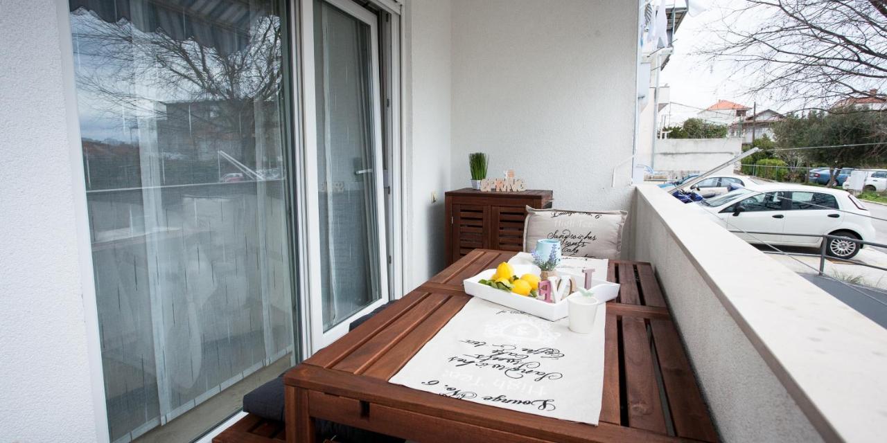 Abbadessa Apartment Kaštela Екстериор снимка